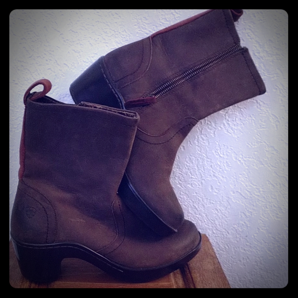 Ariat Riding boots women's size 8
